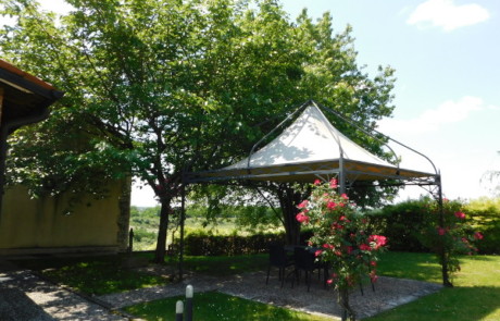 review-left gazebo Residence La Mason