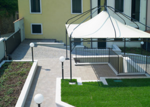 gazebo giardino Corte Trambai