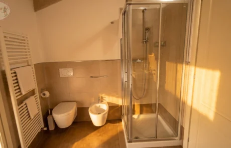 203 bagno con doccia 203 bagno con doccia
