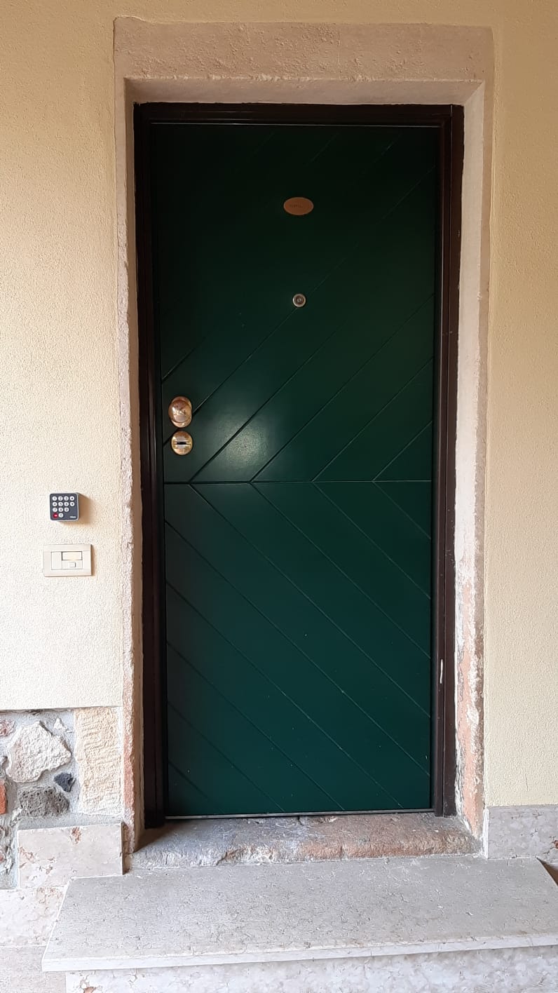 porta con tastierino appartamento Raffaello porta con tastierino appartamento Raffaello